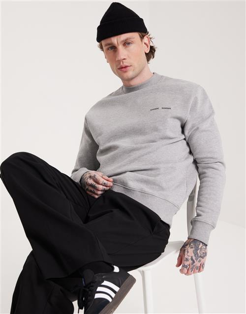 Se Samsøe Samsøe Norsbro crew neck 11727 Sweatshirts Grey ved NLY Man