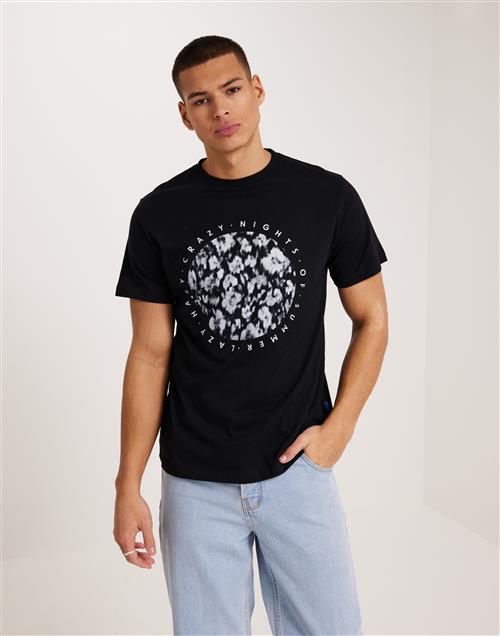 GARMENT PROJECT Relaxed Fit Tee - Black / Lazy hazy Printed t-shirts Sort