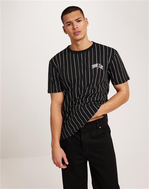 Tommy Jeans Tjm Reg Varsity Pinstripe Tee Stribede t-shirts Sort