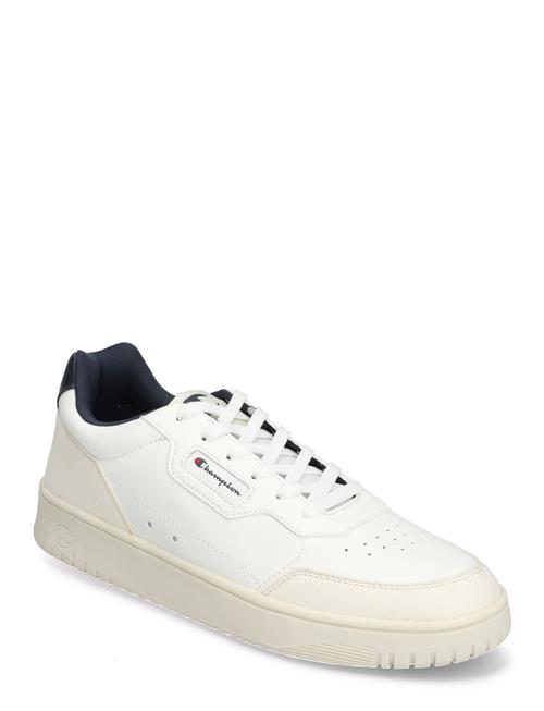 Se Champion Royal Ii Low Low Cut Shoe Champion White ved Booztlet