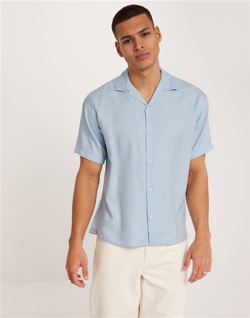 Jack & Jones Jprccaaron Tencel Resort Shirt S/S Kortærmede skjorter Blå