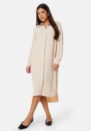 Se BUBBLEROOM Matilde Shirt Dress Light beige L ved Bubbleroom