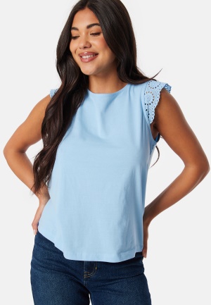 Se VERO MODA Vmemily SL gathering top Light Blue XS ved Bubbleroom