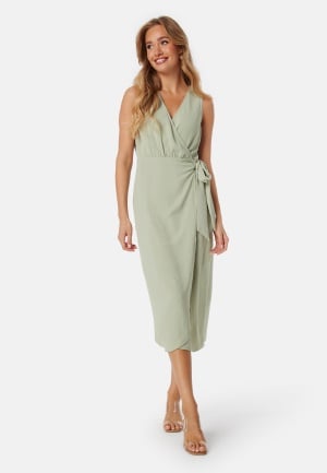 Se BUBBLEROOM Sleeveless Wrap Dress Dusty green XS ved Bubbleroom