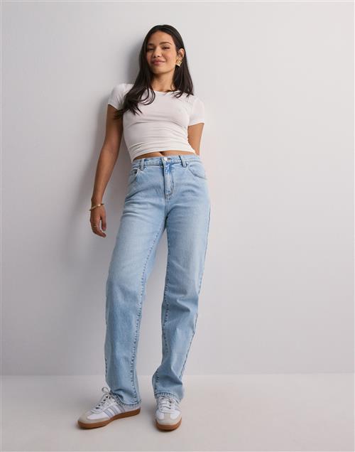 Se Abrand Jeans - Blå - 95 Mid Straight Beronna Rcy ved Nelly