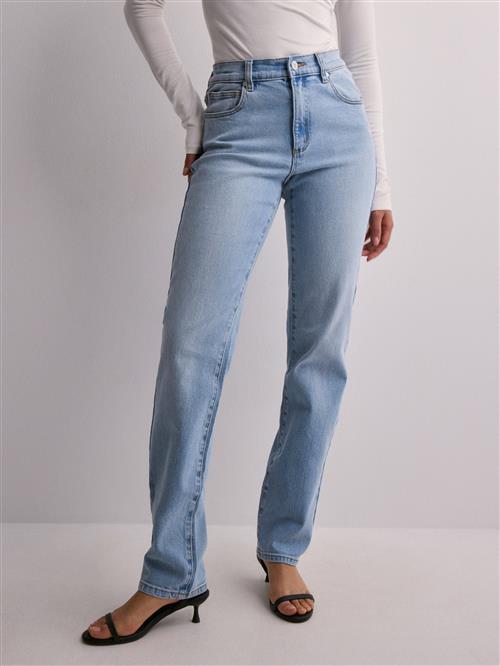 Se Abrand Jeans - Blå - 95 Stovepipe Enla Rcy Tall ved Nelly