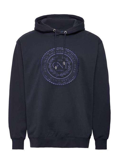 Se GANT D2. Monogram Sweat Hoodie GANT Navy ved Booztlet