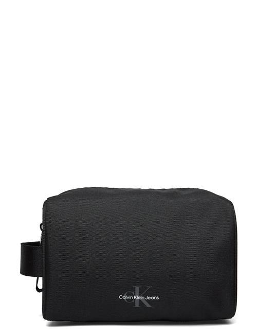 Se Calvin Klein Sport Essentials Washbag Calvin Klein Black ved Booztlet