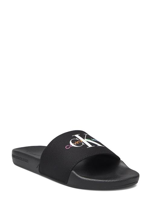 Se Calvin Klein Cap_Pride Slide W Calvin Klein Black ved Booztlet