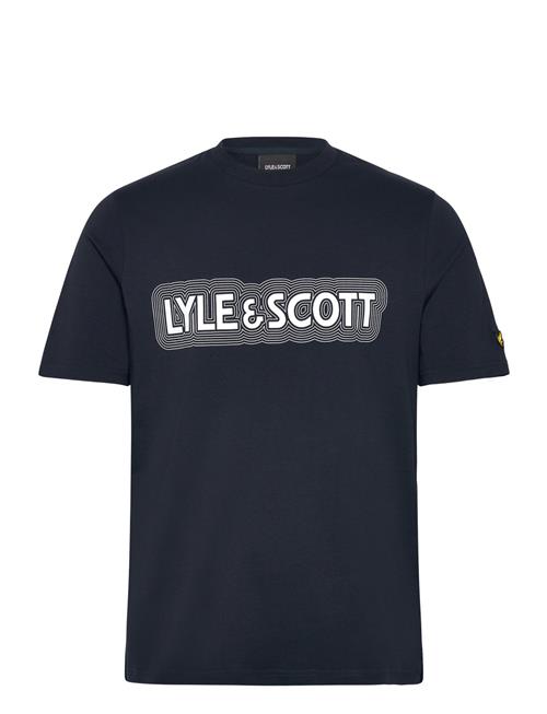 Se Lyle & Scott Vibrations Print T-Shirt Lyle & Scott Navy ved Booztlet