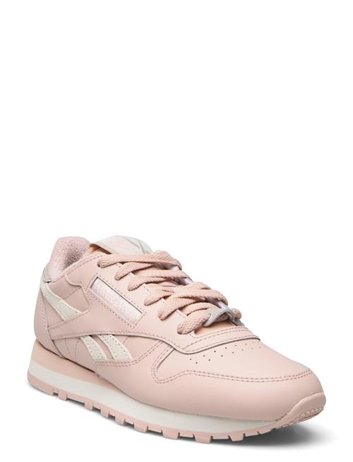 Se Reebok Classics Classic Leather Reebok Classics Pink ved Booztlet