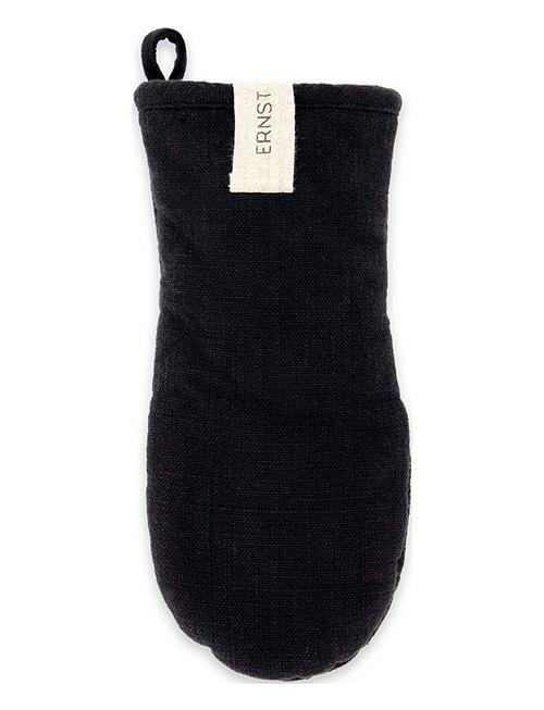 Se ERNST Oven Glove ERNST Black ved Booztlet