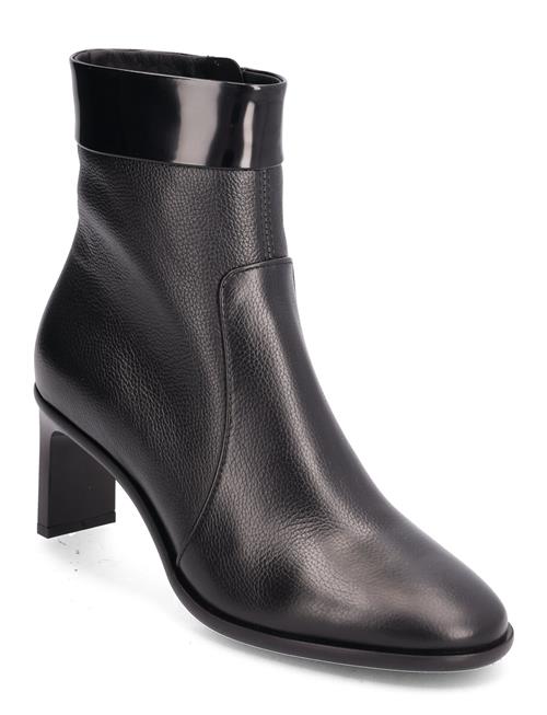 Se Calvin Klein Curved Stil Ankle Boot 55 Calvin Klein Black ved Booztlet