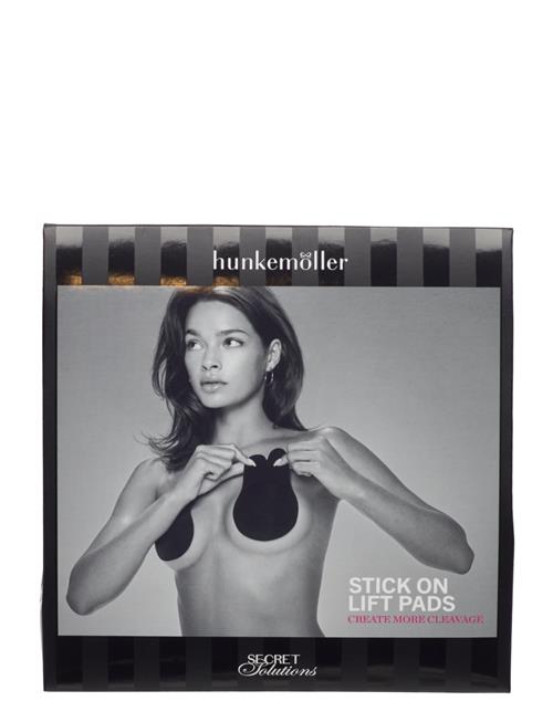 Se Hunkemöller Stick On Lift Pads Hunkemöller Black ved Booztlet