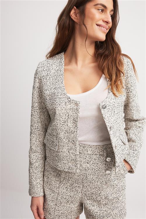 Danielle Copperman x NA-KD Blazer med U-hals og knapper - Grey