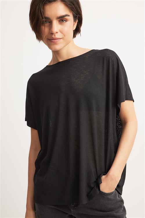 Se NA-KD Sheer Kimono Sleeve T-shirt - Black ved NA-KD