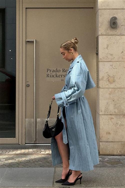 The Hanna Schönberg Edit Oversized stribet trenchcoat med bælte - Blue