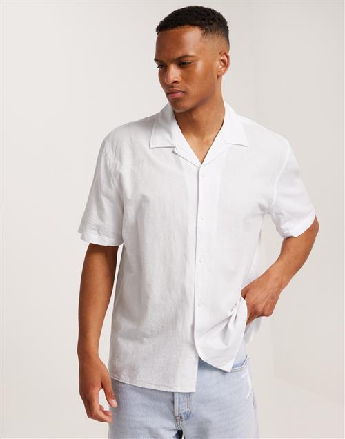 Selected Homme Slhrelaxnew-Linen Shirt Ss Resort Hørskjorter Hvid