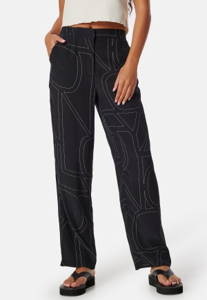 Se ONLY Onldea Palazzo Pants Black AOP:AOP M/32 ved Bubbleroom