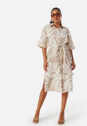 Se GANT Palm Print Linen Shirt Dress Beige 36 ved Bubbleroom