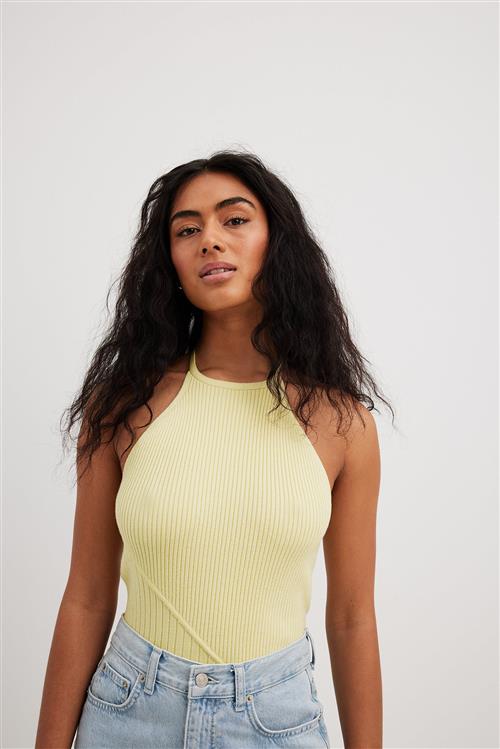 NA-KD Ribstrikket top med Halterneck - Yellow