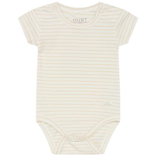 Se Hust&Claire Barni Stribet Babybody Sand | Beige | 62 cm ved Babyshop