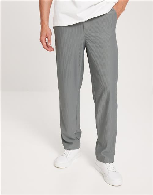 Se Only & Sons Onssinus Loose Plizze Pant Slacks Limestone ved NLY Man