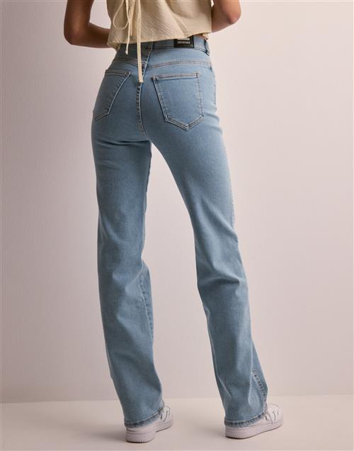 Se Dr Denim - Blå - Moxy Straight ved Nelly