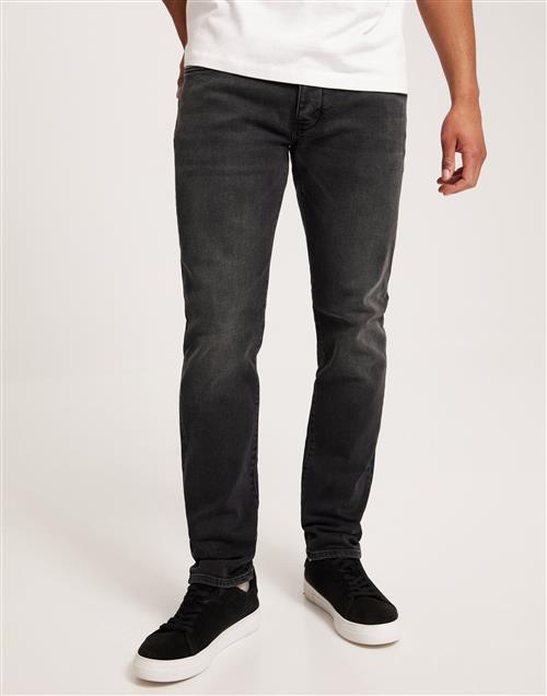 Se Neuw Lou Slim Moonshake Slim fit jeans Denim ved NLY Man