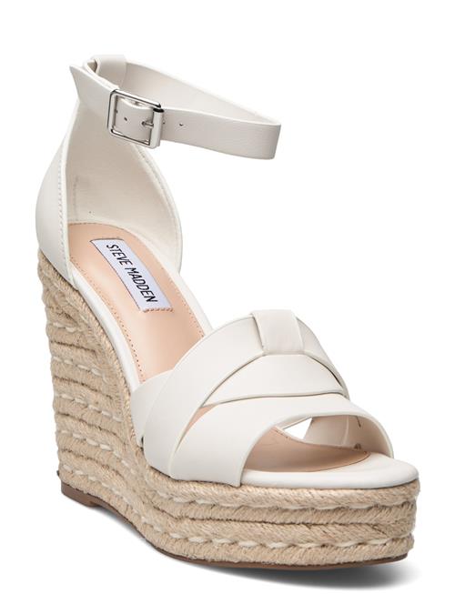 Se Steve Madden Sivian Sandal Steve Madden White ved Booztlet