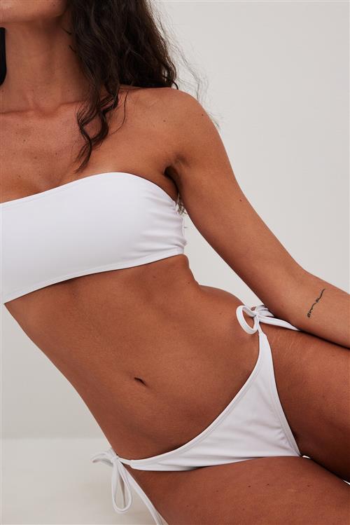 NA-KD Swimwear Vatteret bandeau-bikinitop - White