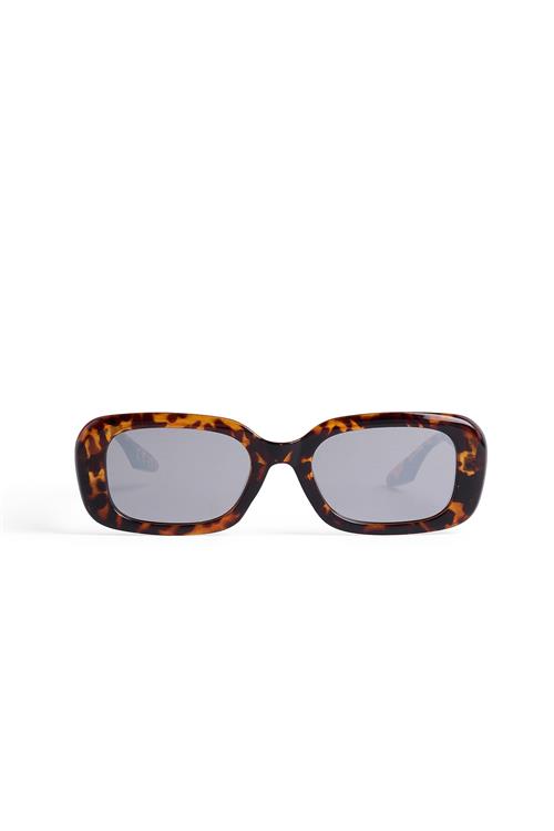 Se NA-KD Rectangular Retro Look Sunglasses - Brown ved NA-KD