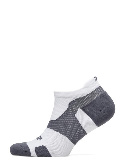 Se 2XU Vectr Light Cushion No Show Socks 2XU White ved Booztlet