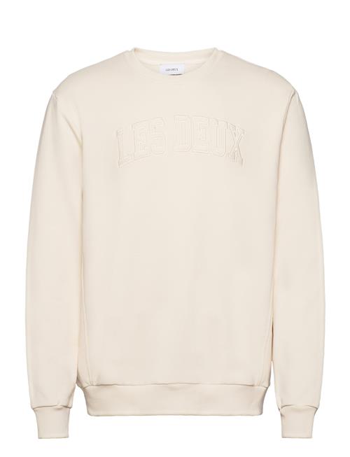 Se Les Deux Script Sweatshirt Les Deux Cream ved Booztlet