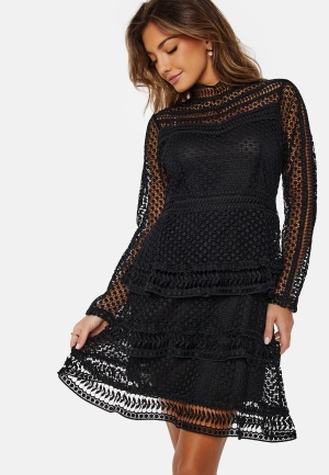 Se YAS Alberta LS New Lace Dress Black L ved Bubbleroom