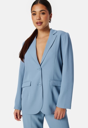 Se BUBBLEROOM Denice oversized blazer  Dusty blue 40 ved Bubbleroom