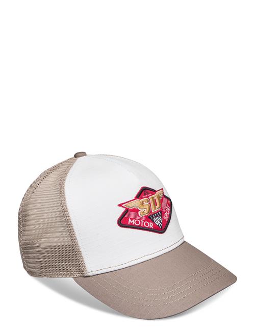 Se Superdry Dirt Road Trucker Cap Superdry Beige ved Booztlet