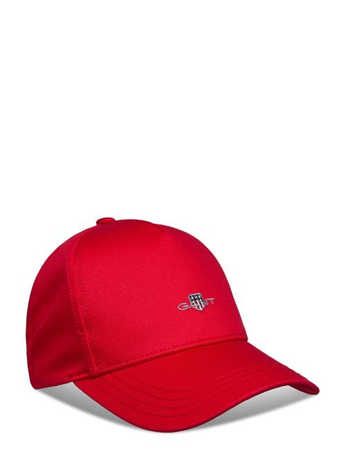 Se GANT Shield Cotton Twill Cap GANT Red ved Booztlet