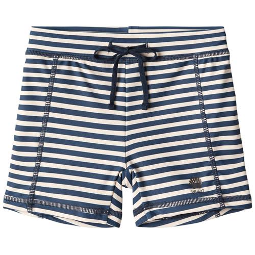 Se Wheat Ulrik Stribede Badebukser Indigo | Marine blå | 122 cm ved Babyshop