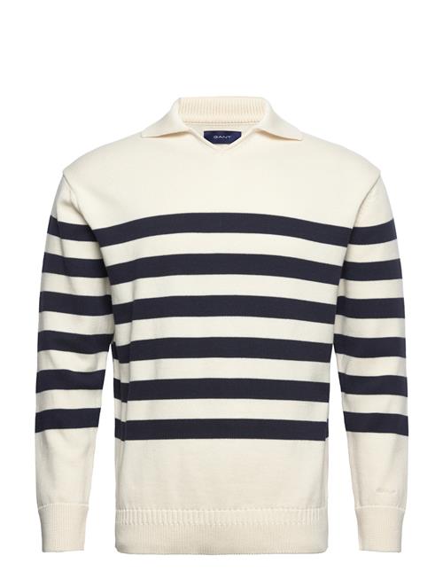 Se GANT D2. Striped V-Neck Polo GANT Cream ved Booztlet