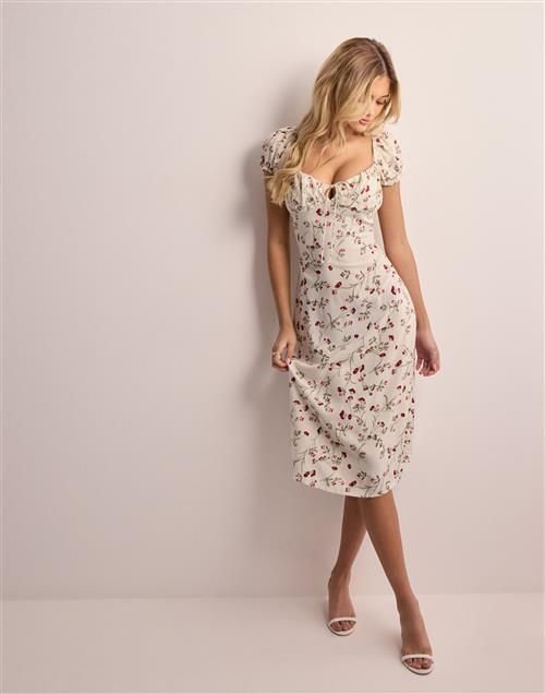 Nelly - Blomstret - Flirty Midi Dress