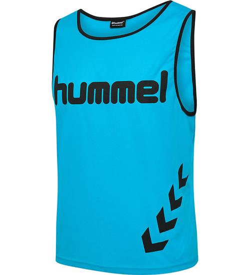 Se Hummel Teamsport Hummel OvertrÃ¦ksvest - Fundamental Training Bib - Neon BlÃ¥ ved KidsWorld