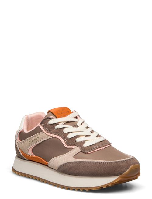 Se GANT Bevinda Sneaker GANT Brown ved Booztlet