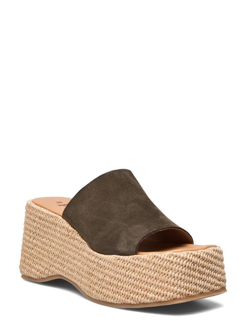 Se Apair Rattan Slip-On Apair Beige ved Booztlet