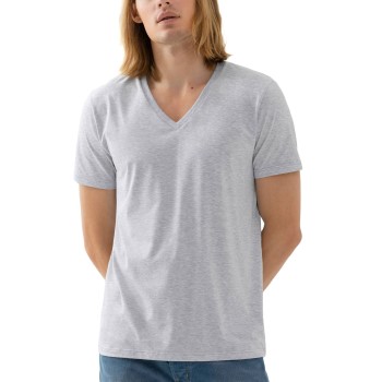 Se Mey Dry Cotton Colour V Neck T-Shirt Gråmelerad Medium Herre ved Timarco