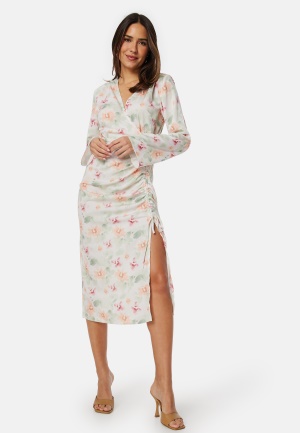 Se Bubbleroom Occasion Drawstring L/S Midi Dress White/Floral 36 ved Bubbleroom