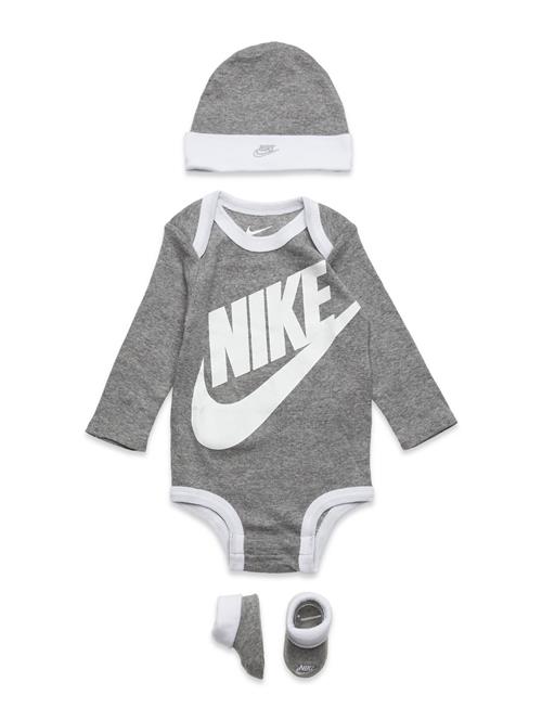 Se Nike Nike Futura Bodysuit Box Set Nike Grey ved Booztlet