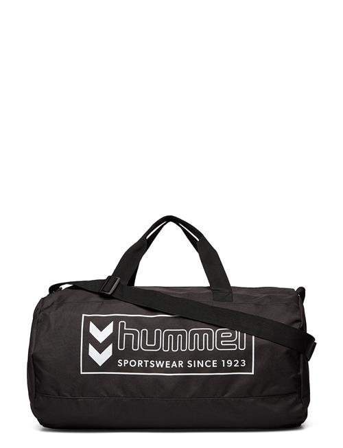 Se Hummel Hmlkey Round Sportsbag Hummel Black ved Booztlet