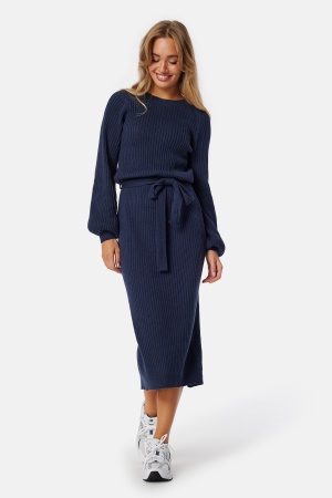 Se BUBBLEROOM Round Neck Rib Knitted Midi Dress  Navy XS ved Bubbleroom