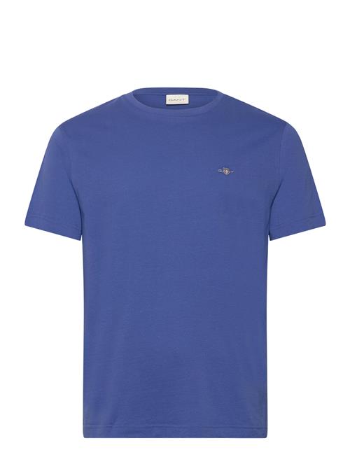 Se GANT Reg Shield Ss T-Shirt GANT Blue ved Booztlet